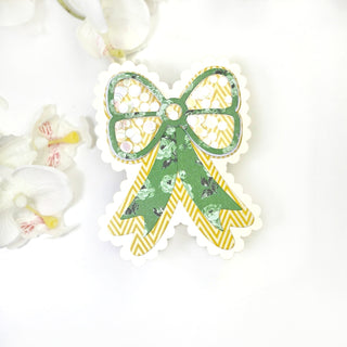 Scalloped Shaker Bow