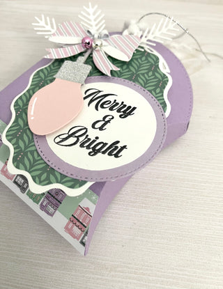 Wavy Oval W/ Bow