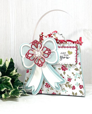 Scalloped Shaker Bow