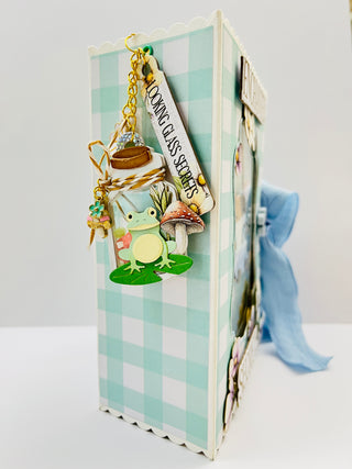 Scalloped Mini Album