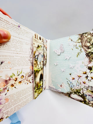 Scalloped Mini Album