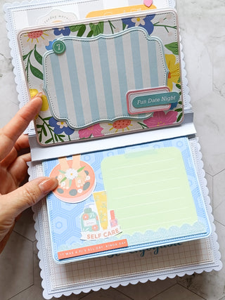Scalloped Mini Album