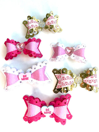 Scalloped Stitched Heart Bow Set